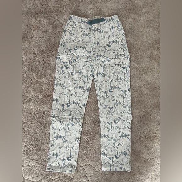 Athleta Trekkie Convertible Hike Pant Size 10 T Bloom Magnolia White #988053 - Picture 2 of 12